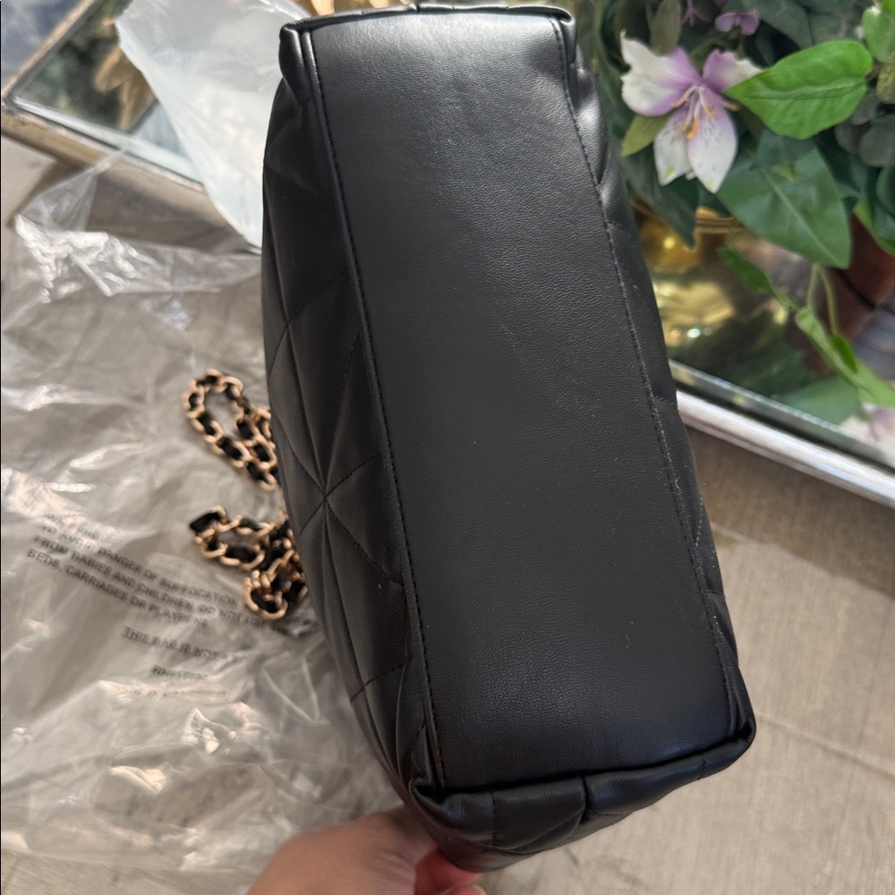Black quilted bucket bag crossbody bag - Picture 10 of 12